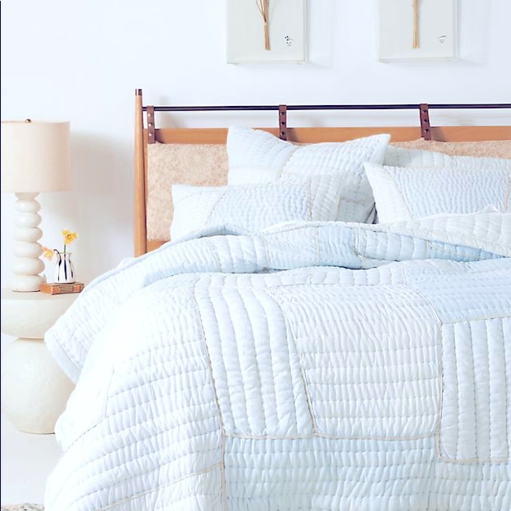 Anthropologie BNWOT Ellery King Quilt+2 Shams Set